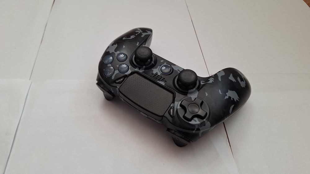 Kontroler bezprzewodowy Cobra QSP411 camo czarny do PS4 Sony PlayStation 4