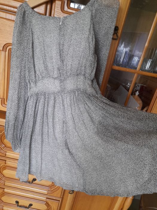 French Connection,  sukienka 100% Silk, biała w groszki. 12.