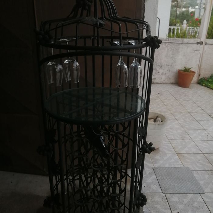 Garrafeira metálica
