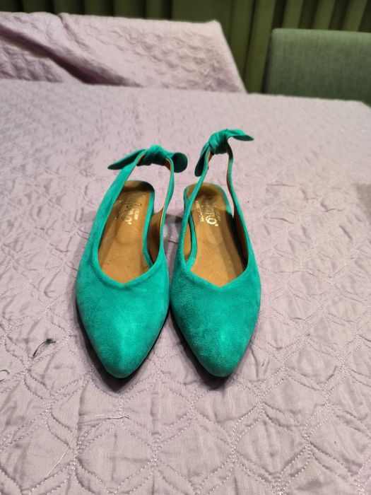 Sapatos com salto pequeno