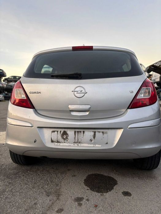 Opel CORSA D  para Peças