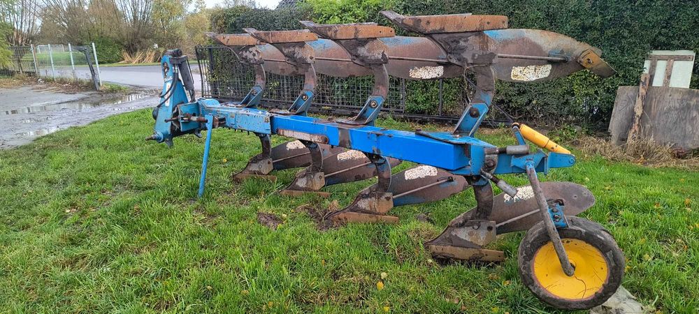 Pług 4 skibowy obrotowy Overum