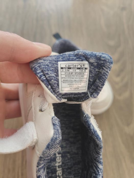 Кросівки Carter's