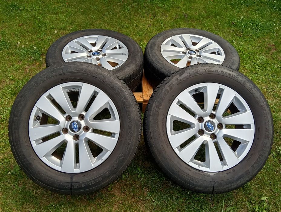 Felgi/Koła  5x114,3  Opony  M+S 225/65/17  DOT 4817