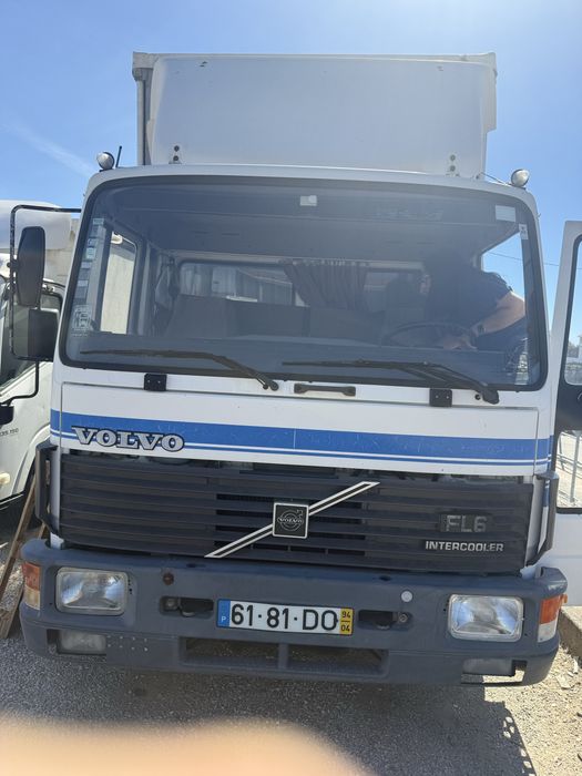 Volvo fl6 14 com lona