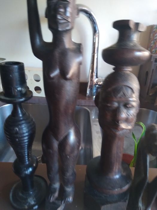 Vendo 6 peças individuais africanas