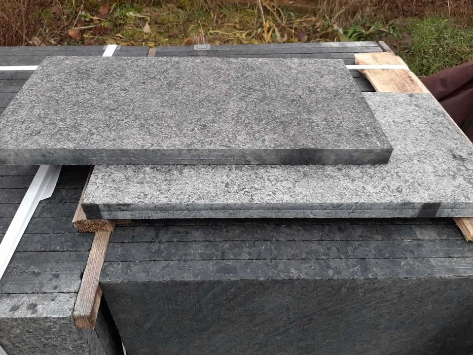 Płyty  Granitowe 60*60*3, 60*40*3,60*30*3 cięto-płomieniowana czarna,i