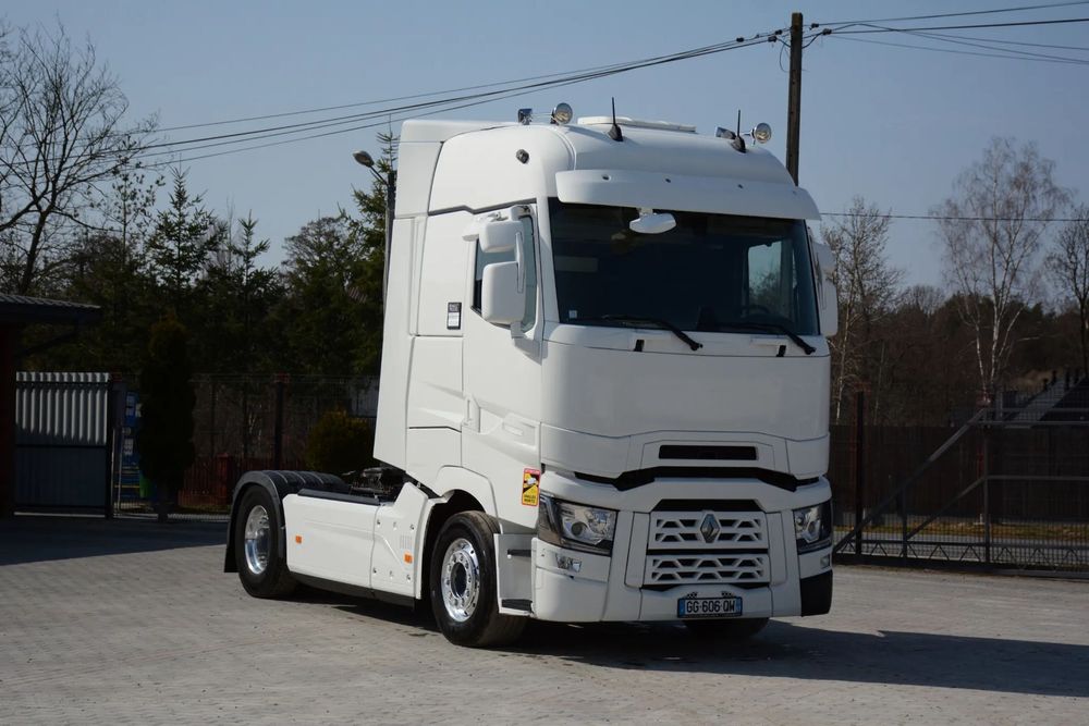 Renault T 520 Comfort / 2017r. / Cała na poduszkach / Kabina Salonka / 2 baki / Klima postojowa  Renault T520 Comfort / 2017r / Cała na poduszkach / Kabina Salonka