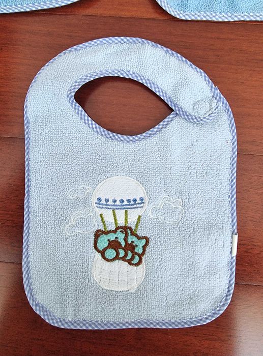 Conjunto de 3 babetes em tons de azul 80% algodão