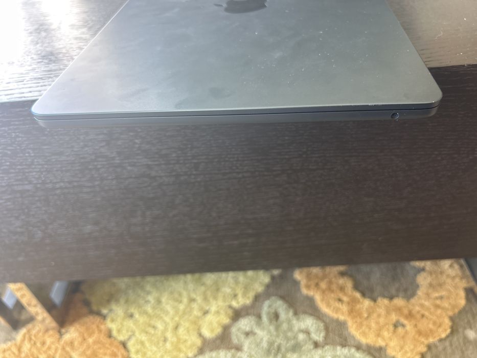Apple Macbook M2