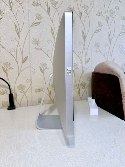 iMac 21.5 Mid 2010 SSD 240GB Intel i3 гарний стан macOS Monterey