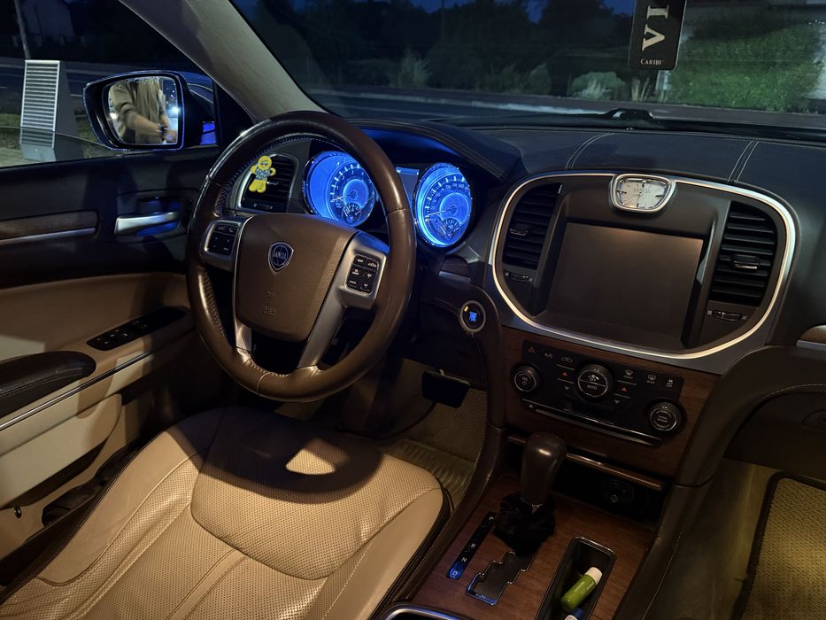 Lancia Thema 2012