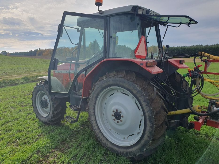 Massey Ferguson 4235
