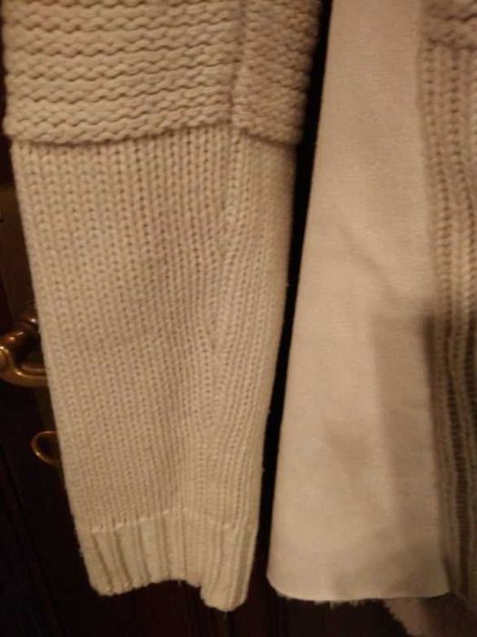 Casaco de malha beje