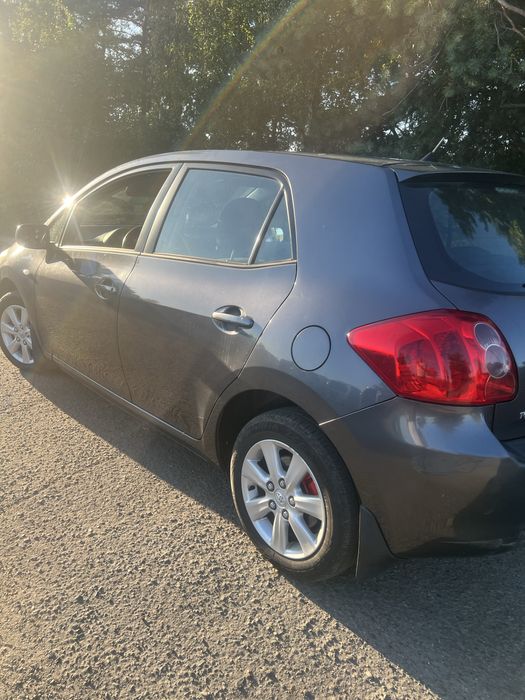 Тойота ауріс свіжопригнана