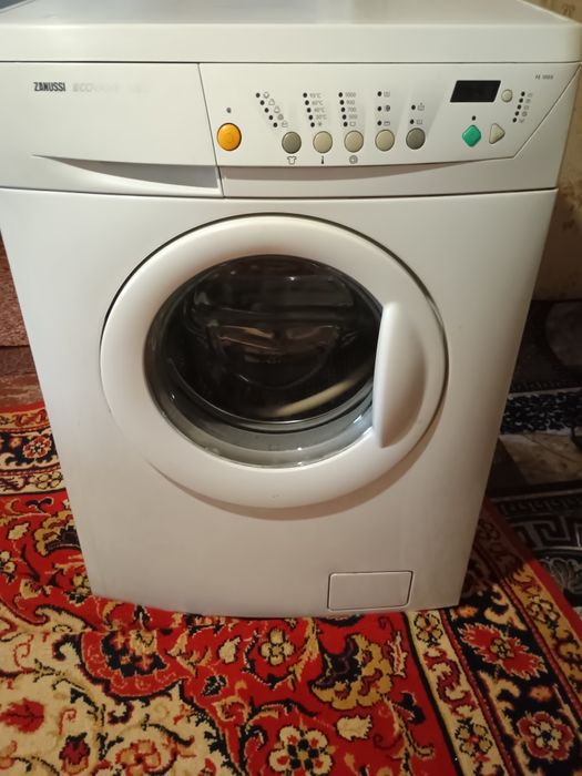 Продам стиральную машину zanussi