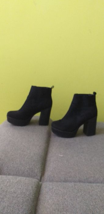 Buty Botki Koturny Obuwie Damskie 8/41 Czarne Zamsz