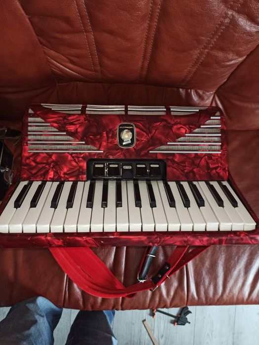 Akordeon Weltmeister Seperato Standard 72 basy