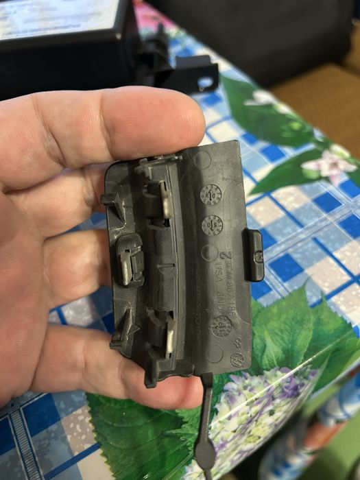 Заглушка буксирувального крюка VW Atlas