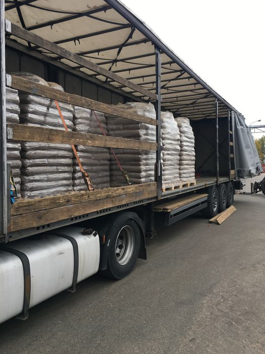 Дубова та соснова пелета без клеїв та домішок