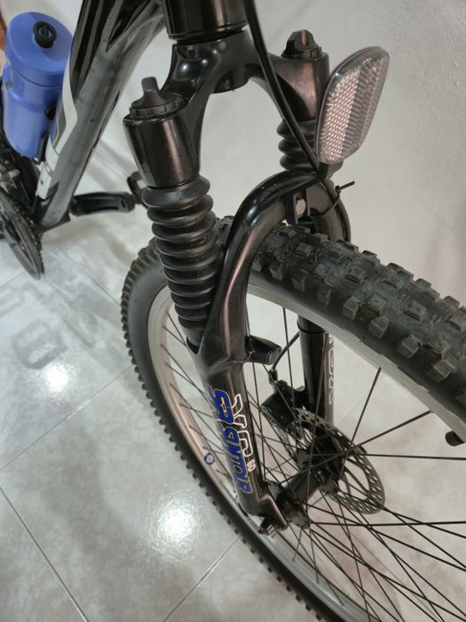 GT Avalanche 3.0 — Tamanho M — Travões de Disco
