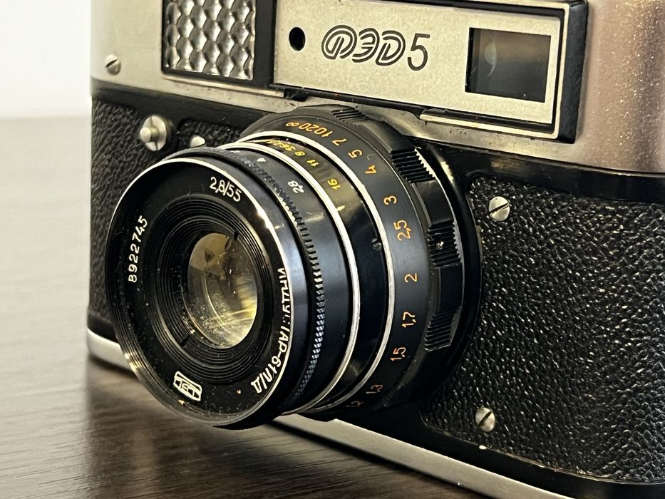 FED-5. Aparat fotograficzny legenda