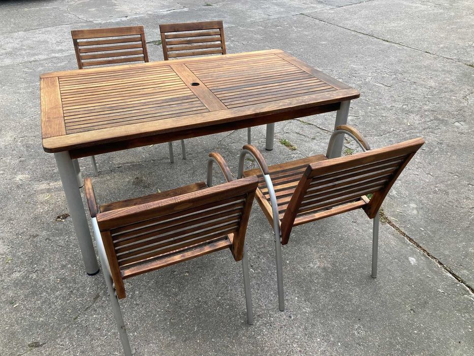 Stół ogrodowy i 4 krzesła
