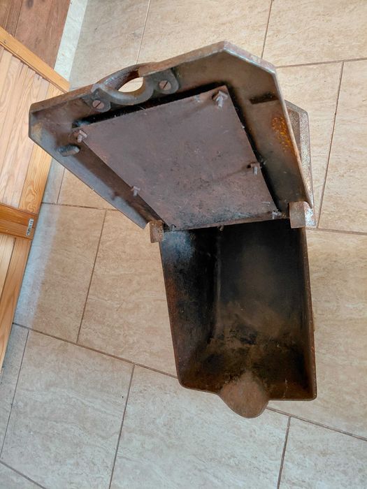Węglarka zabytkowa żeliwna