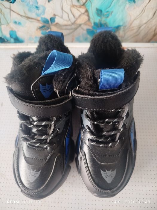 Продам дитячі снігові чоботи теплі