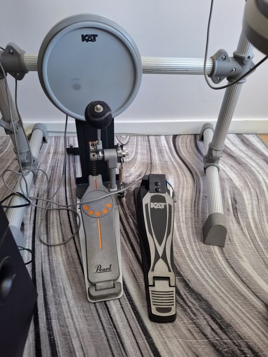 Bateria eletrónica KAT KT1 + Colunas Microtek + Banco (Pack completo de treino)
