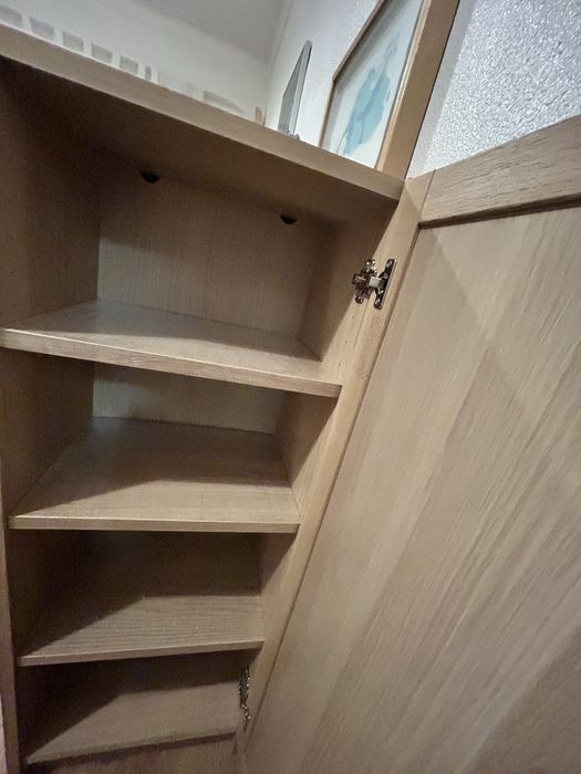 Estante IKEA BILLY com porta