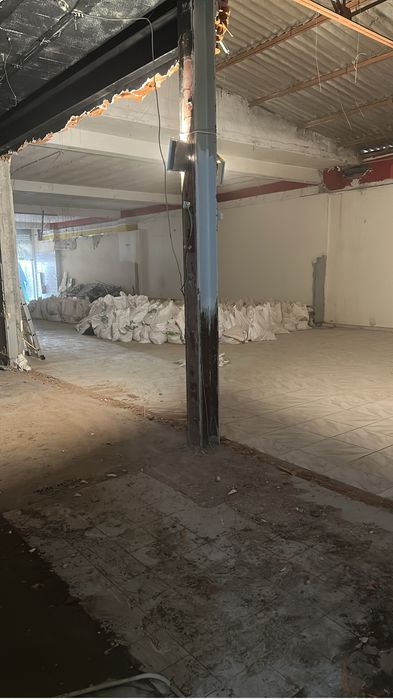 Demolição e recolha de entulho