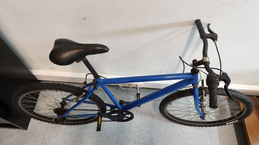 Bicicleta azul roda 26'