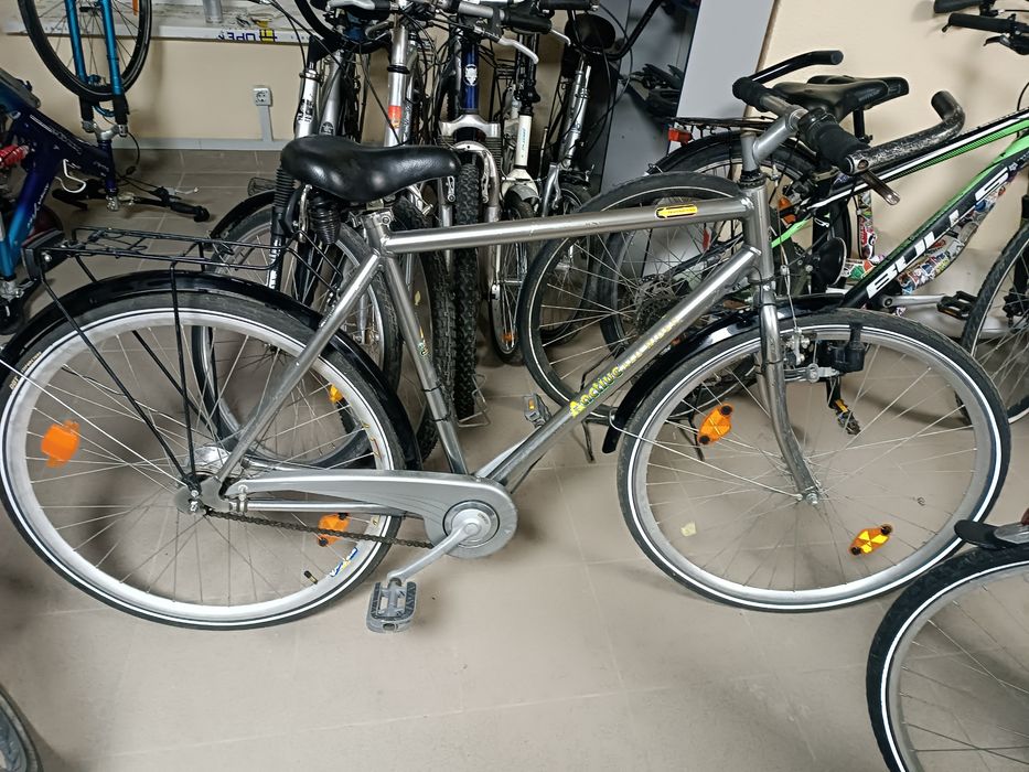 Велосипед 28 колесо на планетарке семь скоростей active рама алюминий.