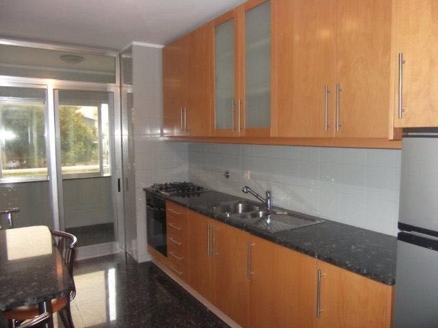 Arrenda-se T1 no Centro da Maia com garagem