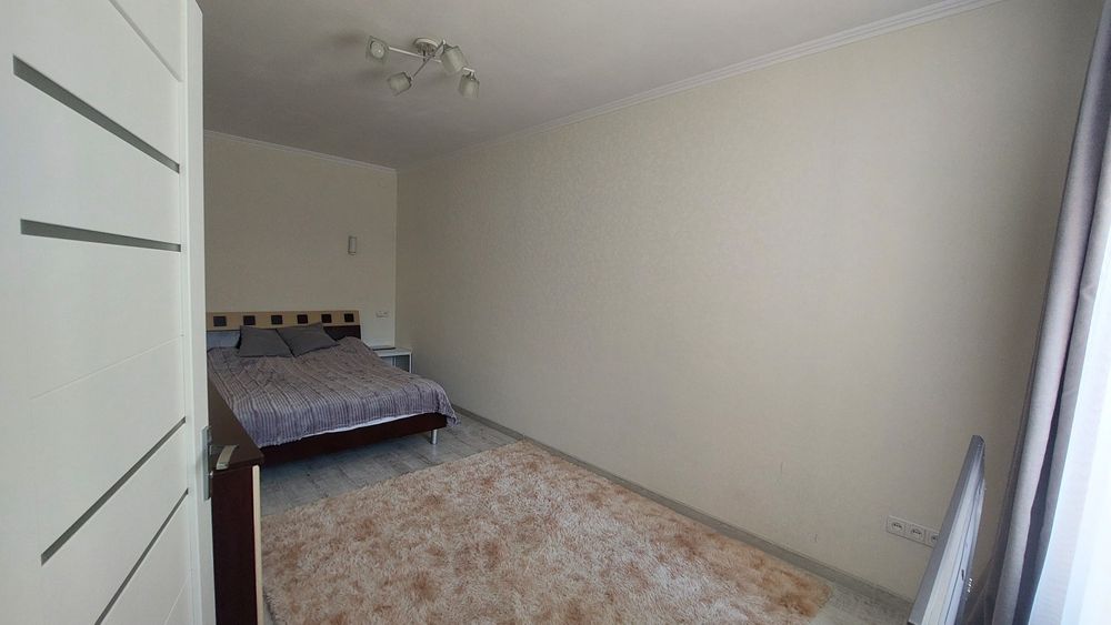 Продам 2-кімнатну квартиру. Вул.Коцюбинського,50.