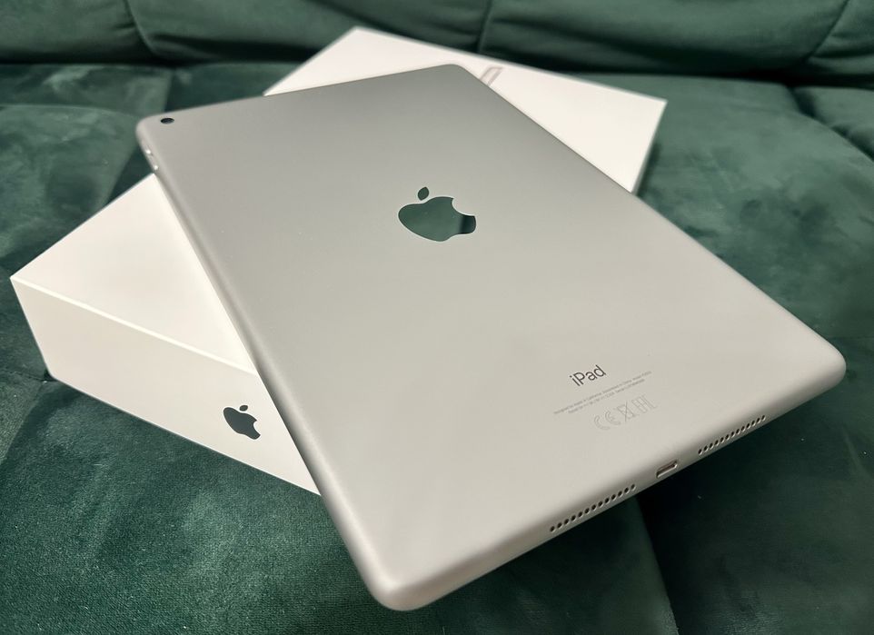 iPad 9th, srebrny, stan idealny. Duży zestaw. Apple. Mało używany.