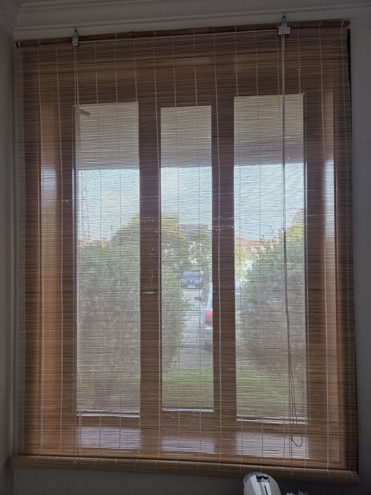 Estore de bambu castanho