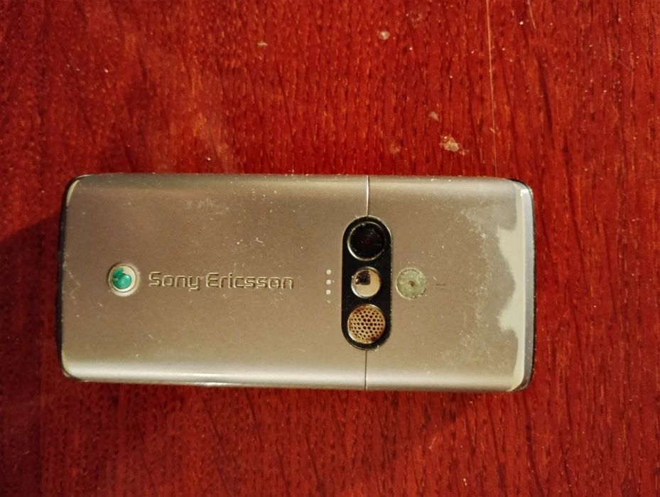 Телефон Sony Ericsson k610i