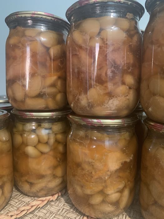 Квасоля з мясом , і спеціями.