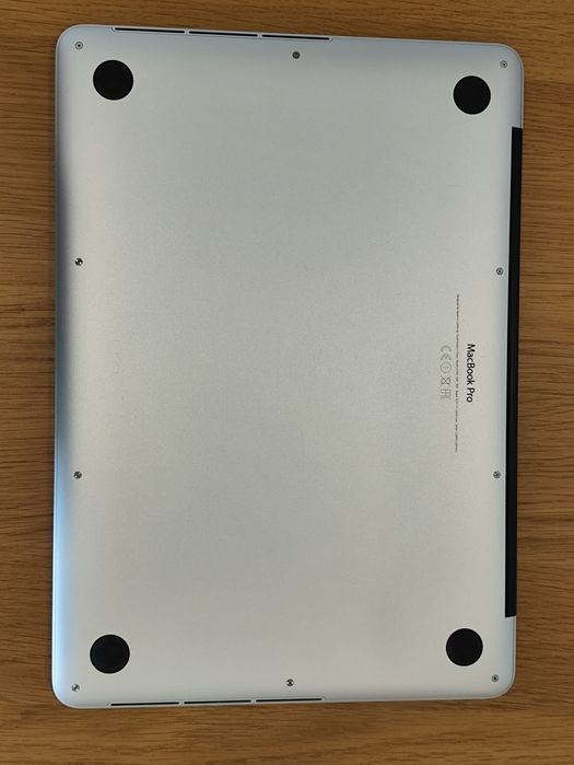 MacBook Pro 13” 2015 i5 8GB 128GB SSD + carregador original + Magic Mouse