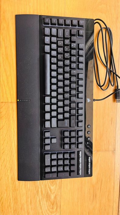 Teclado Corsair gamer