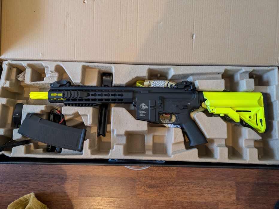 Arma airsoft réplica - Specna Arms M4