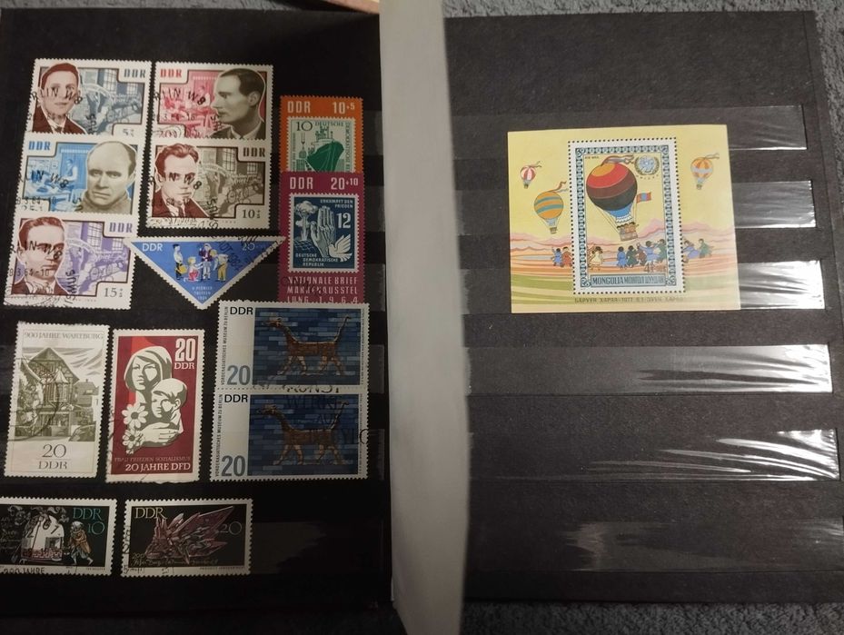 klaser ze znaczkami pocztowymi