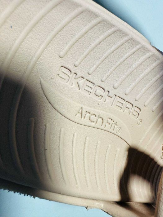 Skechers Arch Fit Upbeat sandały damskie 37   40    111257 / LTPK