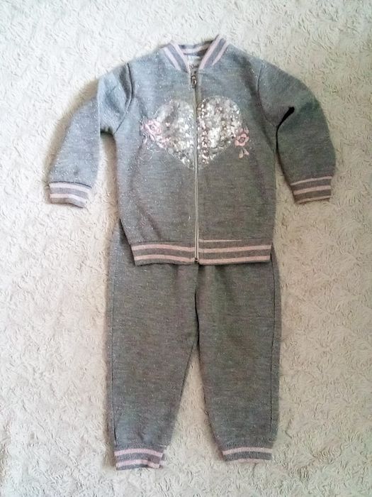 Турецький костюмчик для дівчинки.