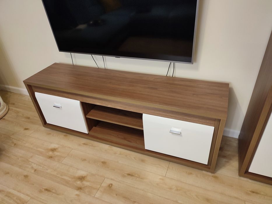 Szafka RTV z kolekcji Dallas