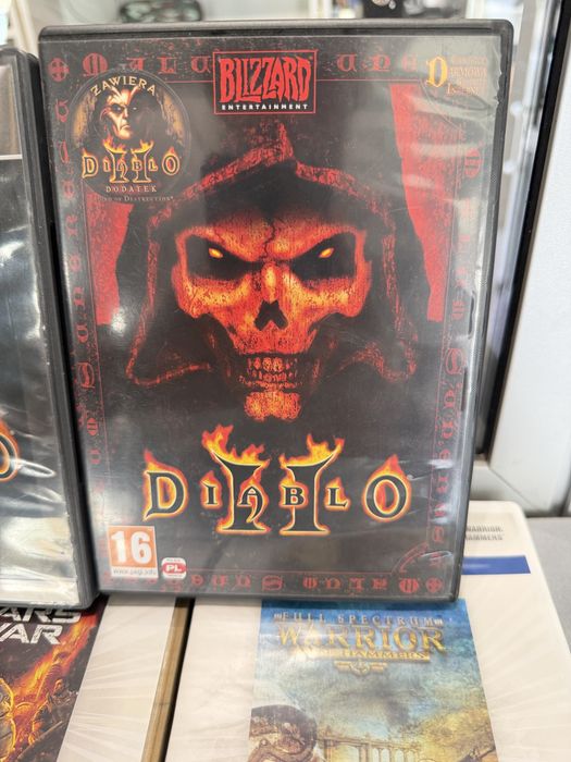 Komplet gier na PC stan doskonały m.in. Diablo 1 i 2 , C&C , Warcraft i wiele innych