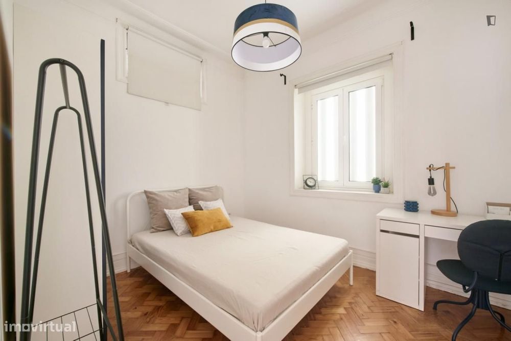 Quarto - localizado em Marquês de Pombal Lisbon