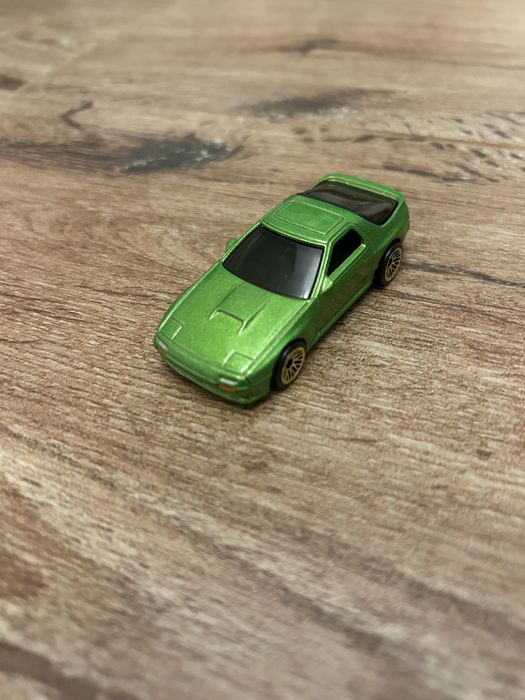 Zestaw 7 samochodów HotWheels